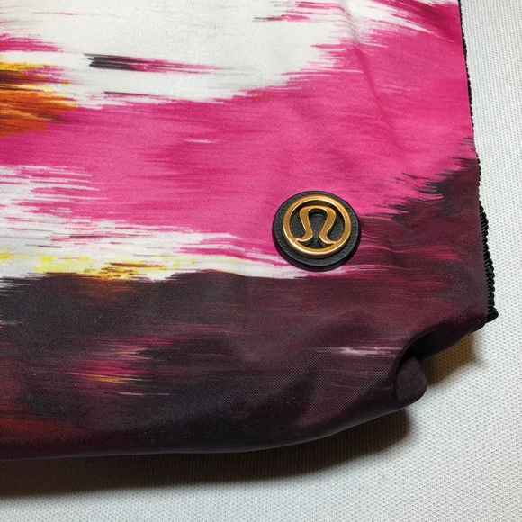 Lululemon Bring It Om Tote - Picture 5 of 10